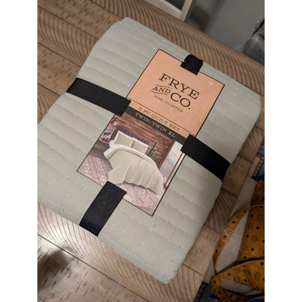 Frye & Co. 2 Piece Quilt Set Twin Blanket Jade Green Channel Stitched NEW